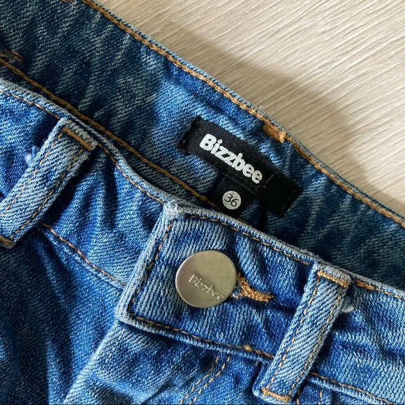 mom shorts with black & white stripe (brand new) - Picture 3 of 3